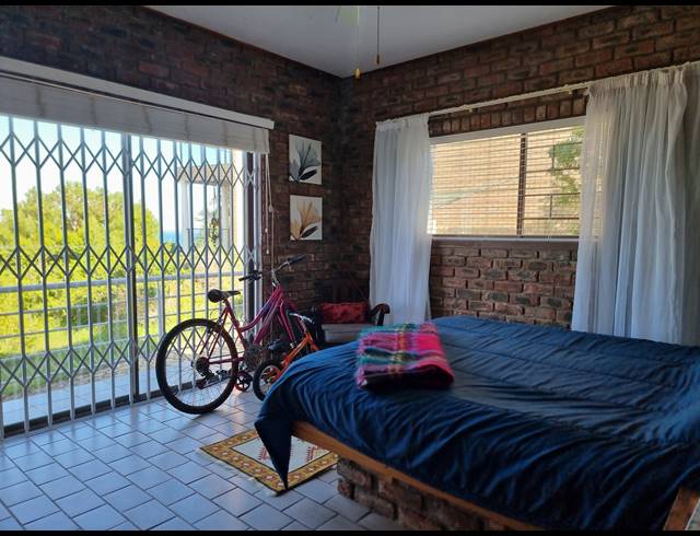 5 BEDROOM HOUSE FOR SALE IN DANA BAY